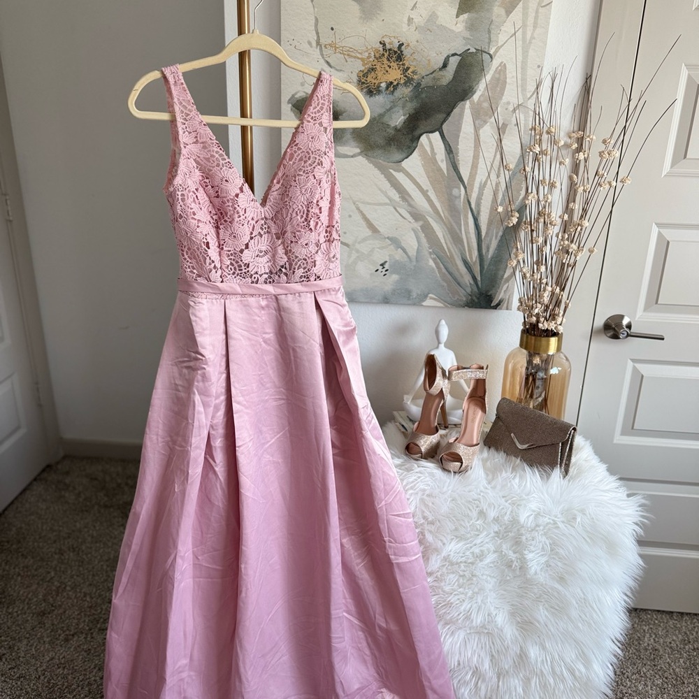 Elegant Pink Lace Maxi Dress